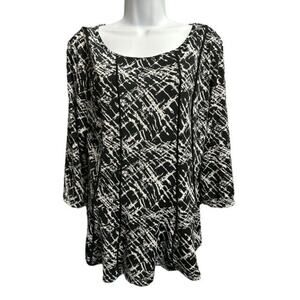 La Vanya Top Petite XL Attractive Black White Geometric Stretch 3/4 Sleeves PXL